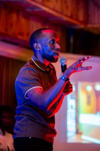 JAPHET MPAZIMPAKA YAKOZE IGITARAMO GITEGUZA IGITABO YANDITSE KU BIBERA MU ISI Y’IMBUGA NKORANYAMBAGA.